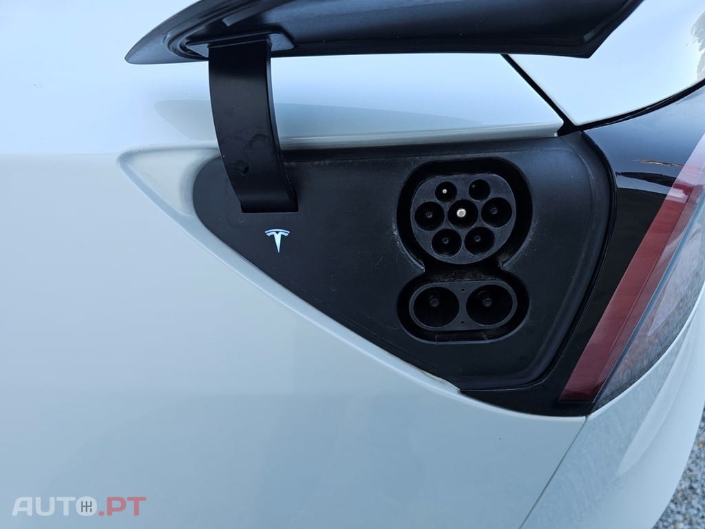 Tesla Model 3 Standard Range Plus RWD