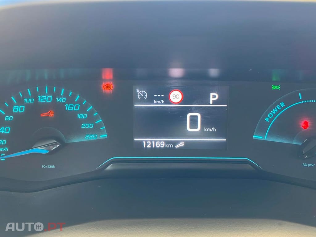 Peugeot 208 1.2 Hybrid Style e-DCS6