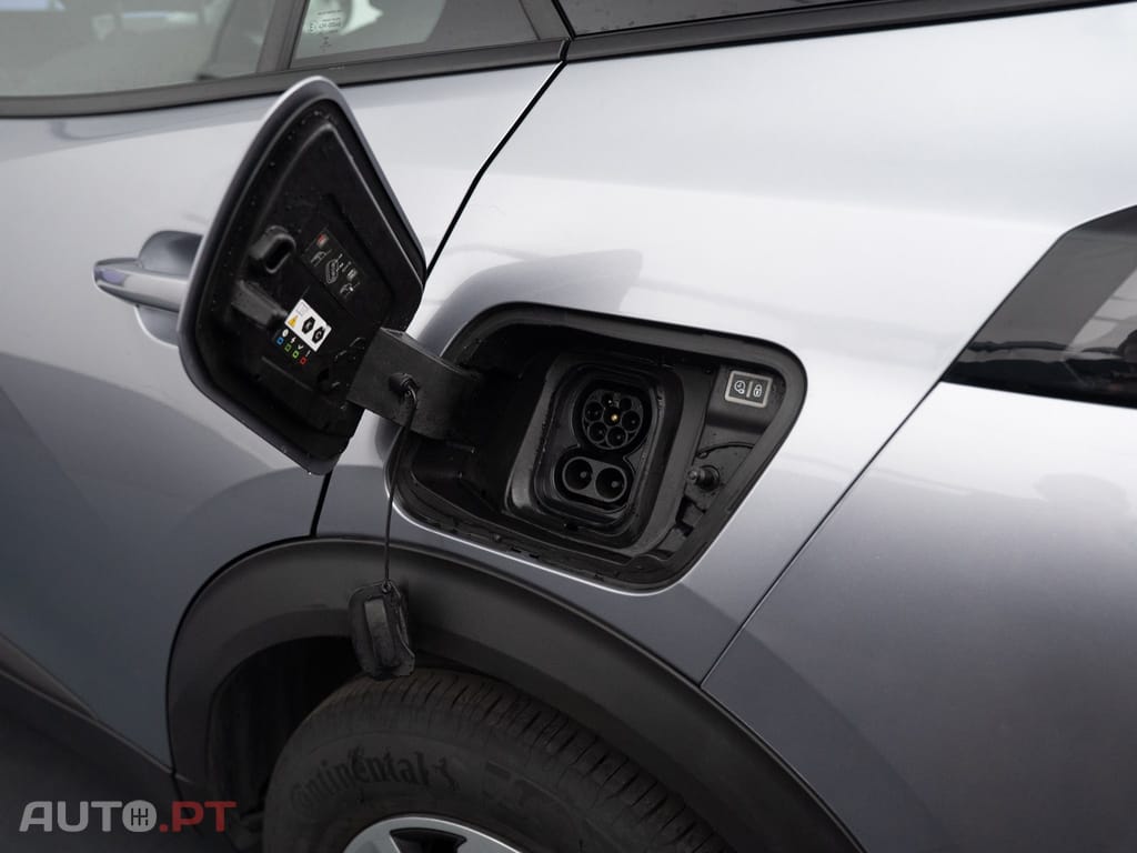 Peugeot E-2008 50 kWh Active