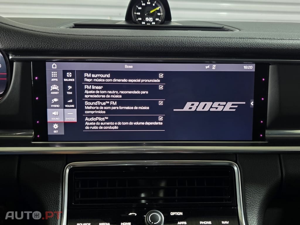 Porsche Panamera 4 E-Hybrid Platinum Edition