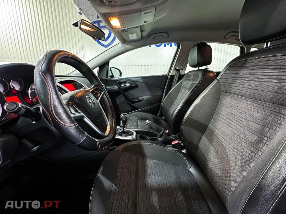 Opel Astra 1.6 CDTI Cosmo S/S J18