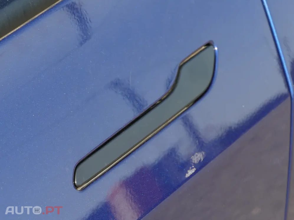 Tesla Model 3 Tração Traseira