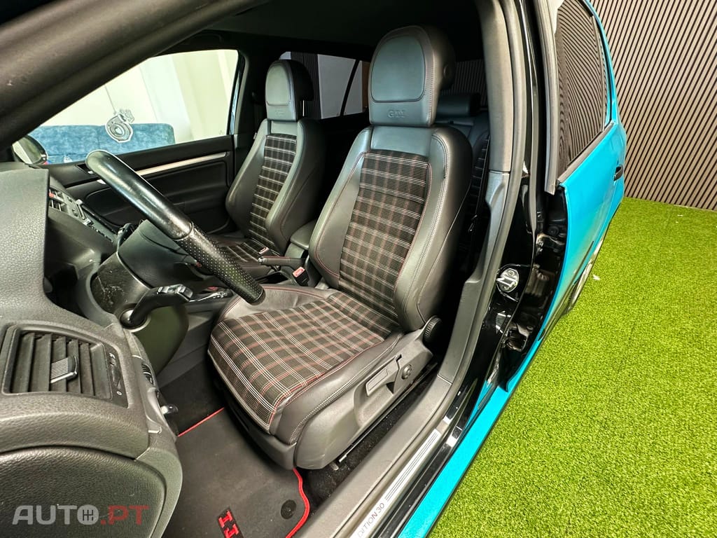Volkswagen Golf VI 2.0 GTI Edition 30