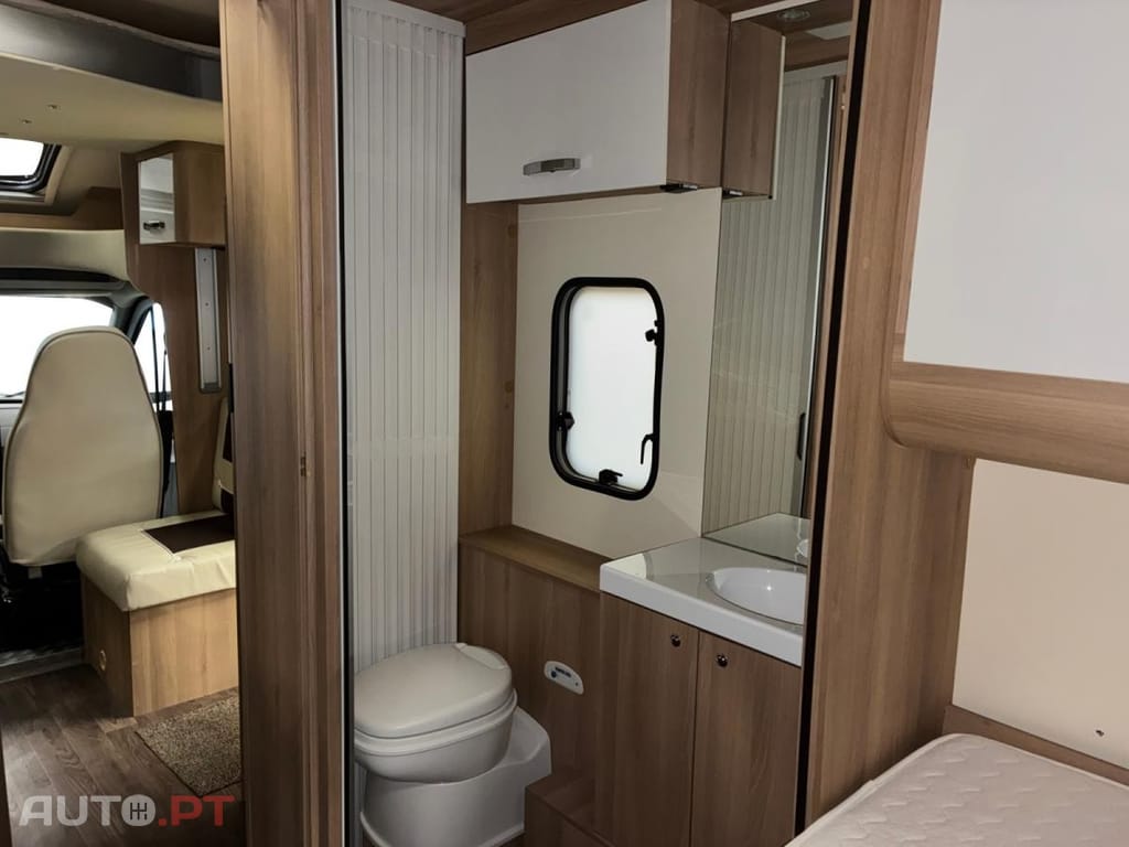 Ford Transit 2.2 Roller Team