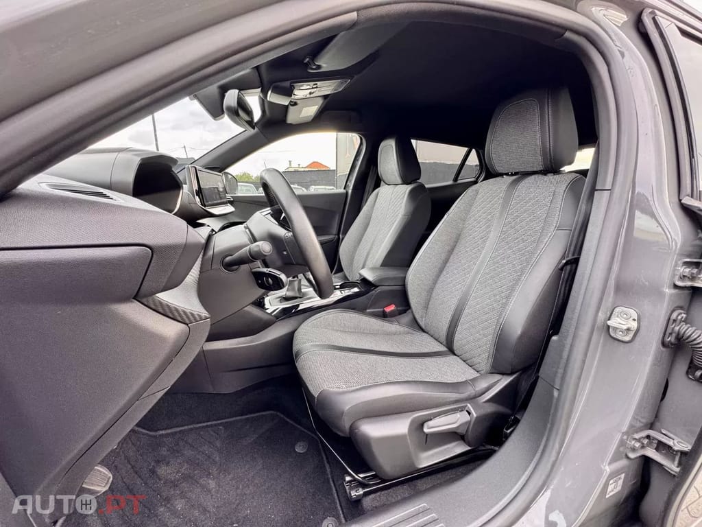Peugeot 2008 1.2 PureTech Allure