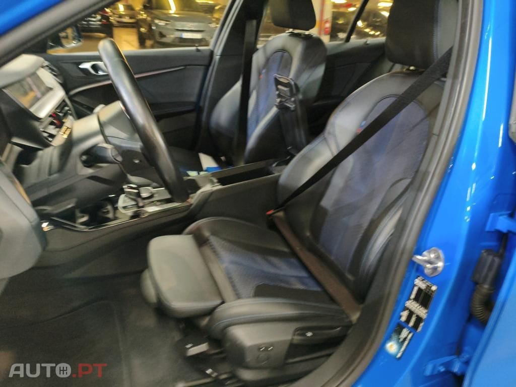 BMW 118 i Pack Desportivo M Auto