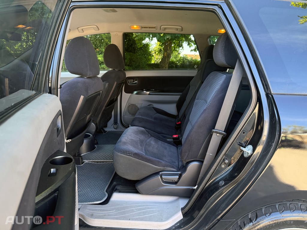 Mitsubishi Grandis 2.0 D-ID 136CV 7 LUGARES IUC BARATO