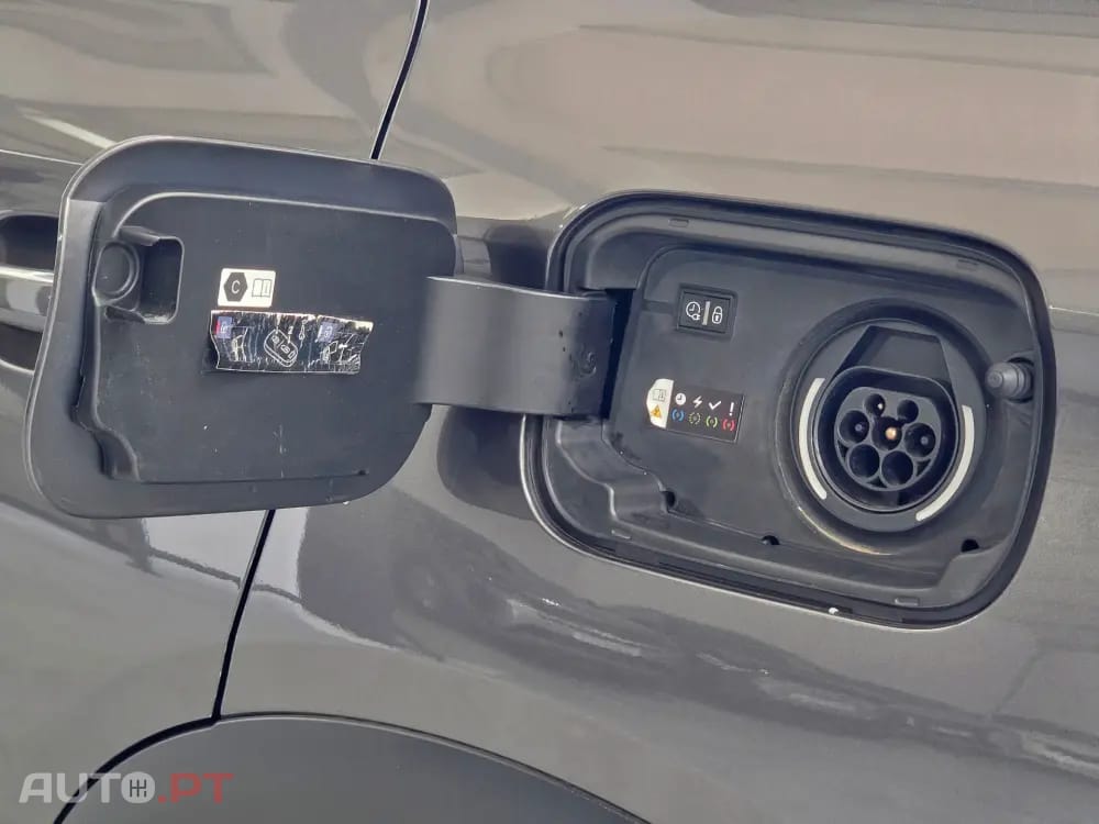 DS DS7 Crossback E-Tense Performance Line EAT8