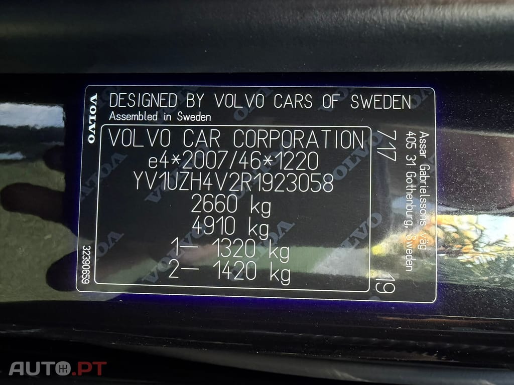 Volvo XC 60 2.0 T6 PHEV Black Edition AWD — fotografia 67