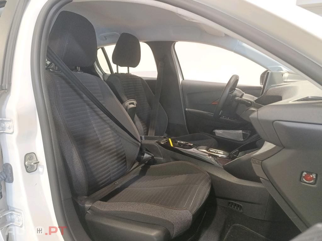 Peugeot E-208 50 kWh Active