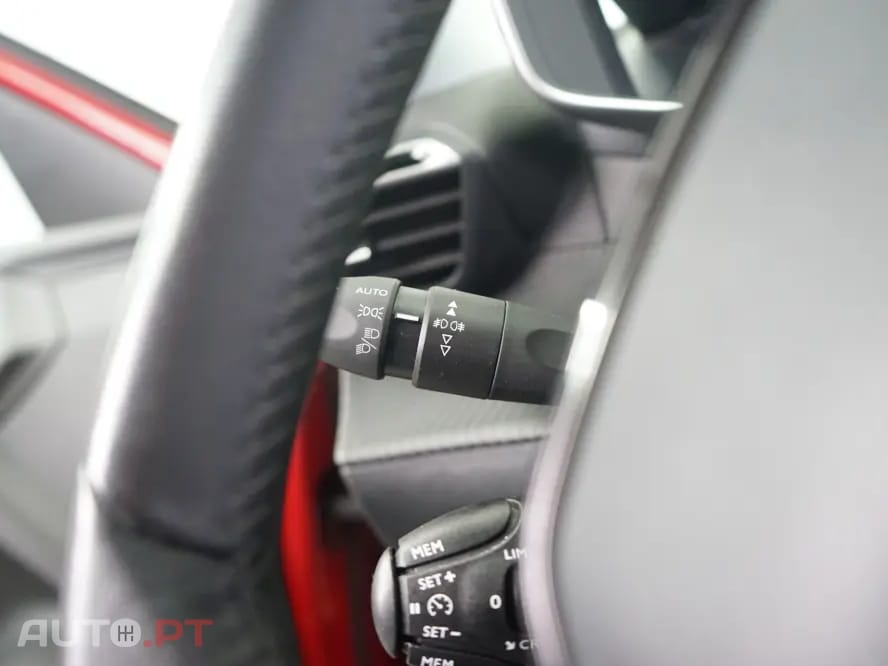 Peugeot 2008 1.2 PureTech Allure