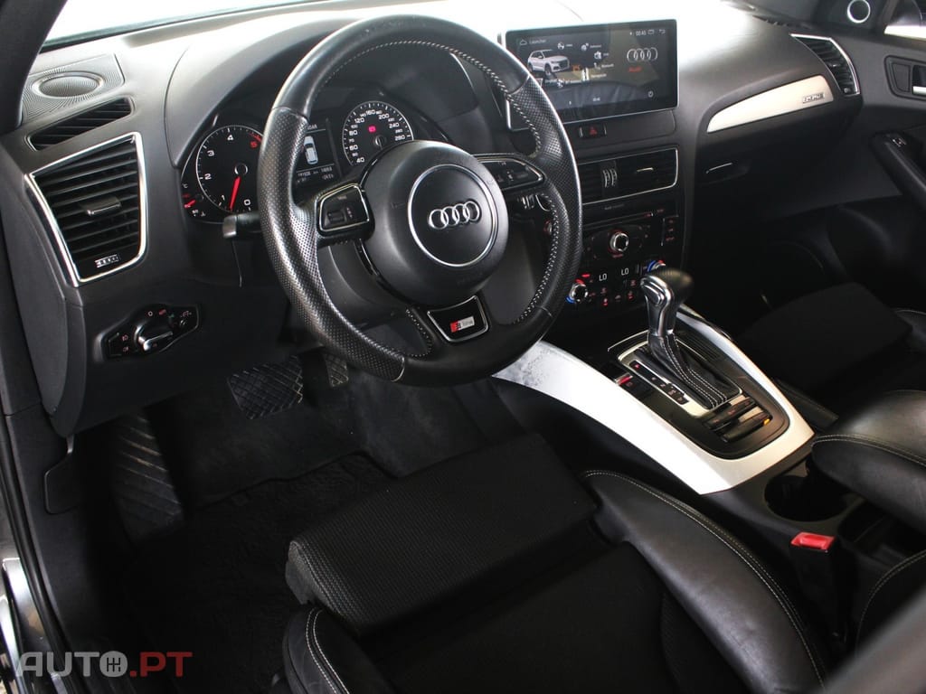 Audi Q5 3.0 TDi quattro S-line S-tronic