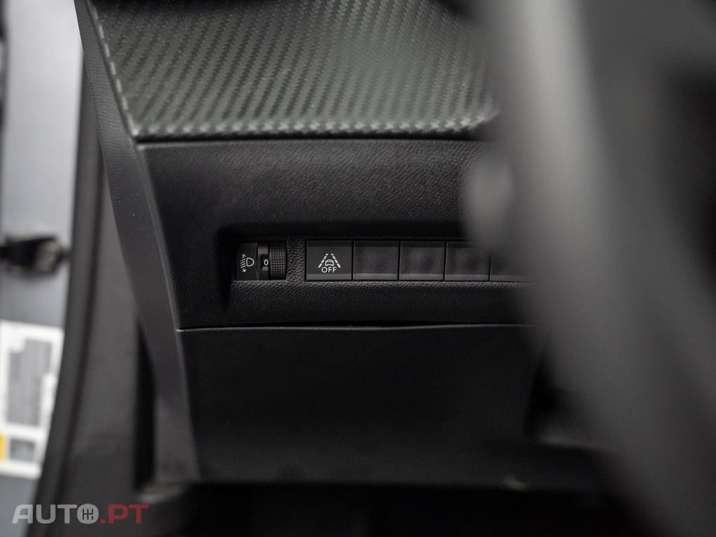 Peugeot E-2008 50 kWh Allure Pack