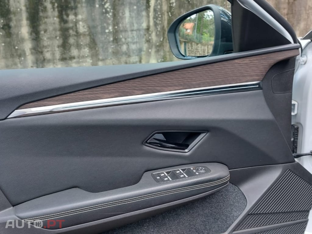 Renault Mégane E-Tech 220 Comfort Range Iconic