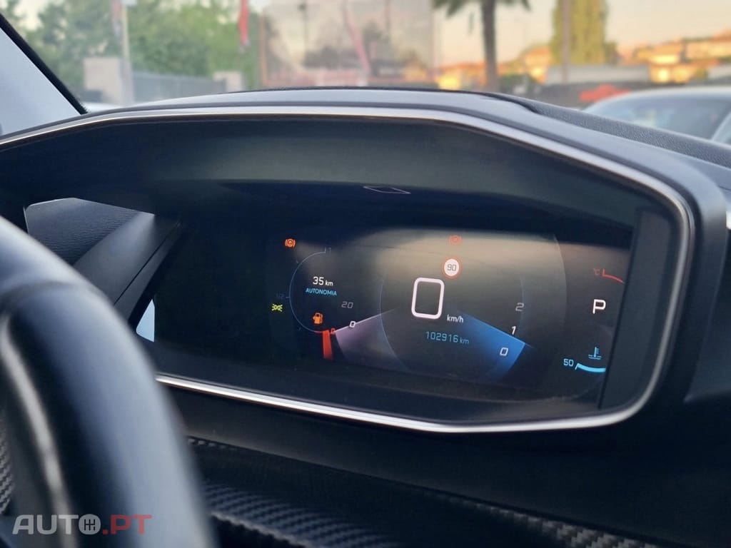 Peugeot 2008 1.2 PureTech Allure EAT8