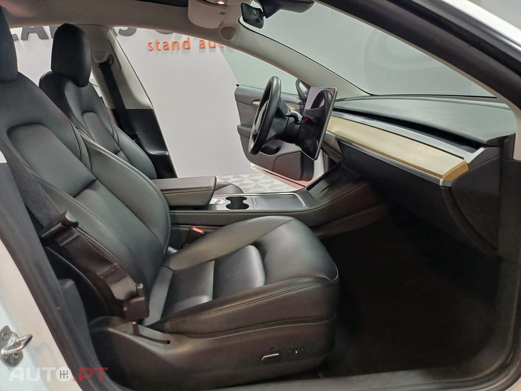 Tesla Model 3 Standard Range Plus RWD