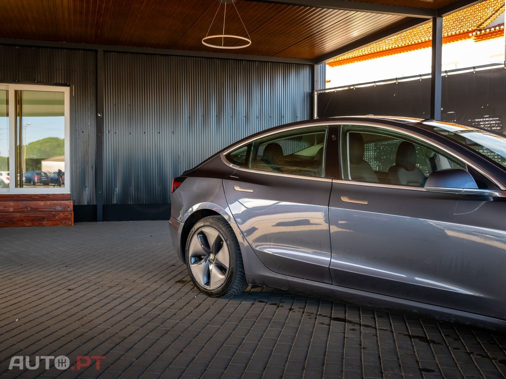 Tesla Model 3 Standard Range Plus RWD