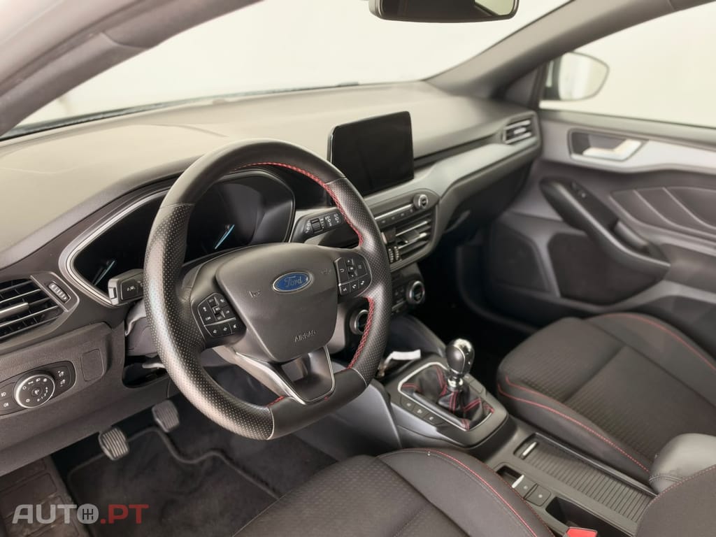 Ford Focus 1.0 EcoBoost MHEV ST-Line