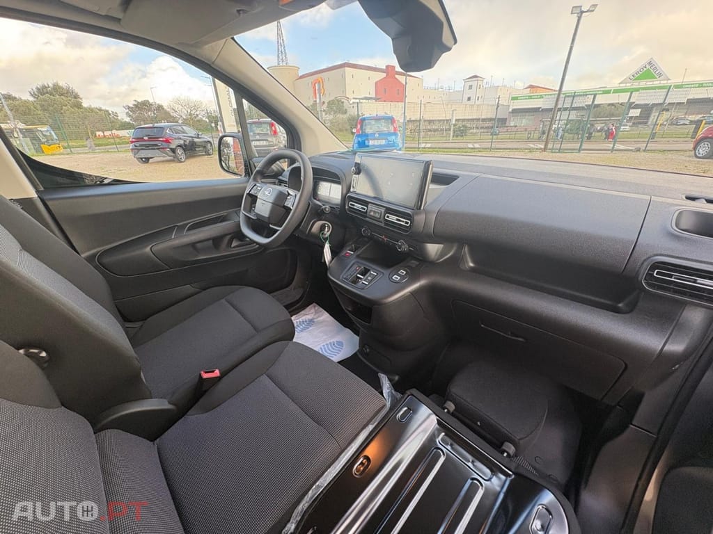 Opel Combo 1.5 Blue Hdi EAT6