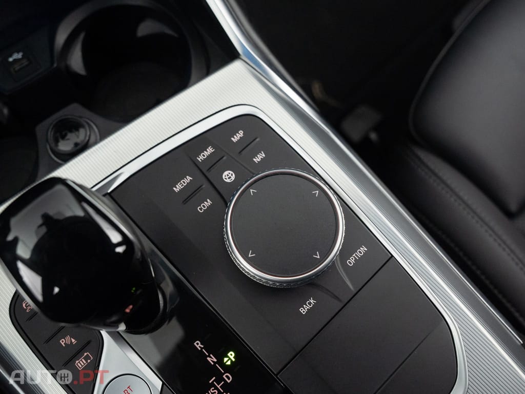 BMW 330 e Line Luxury Auto