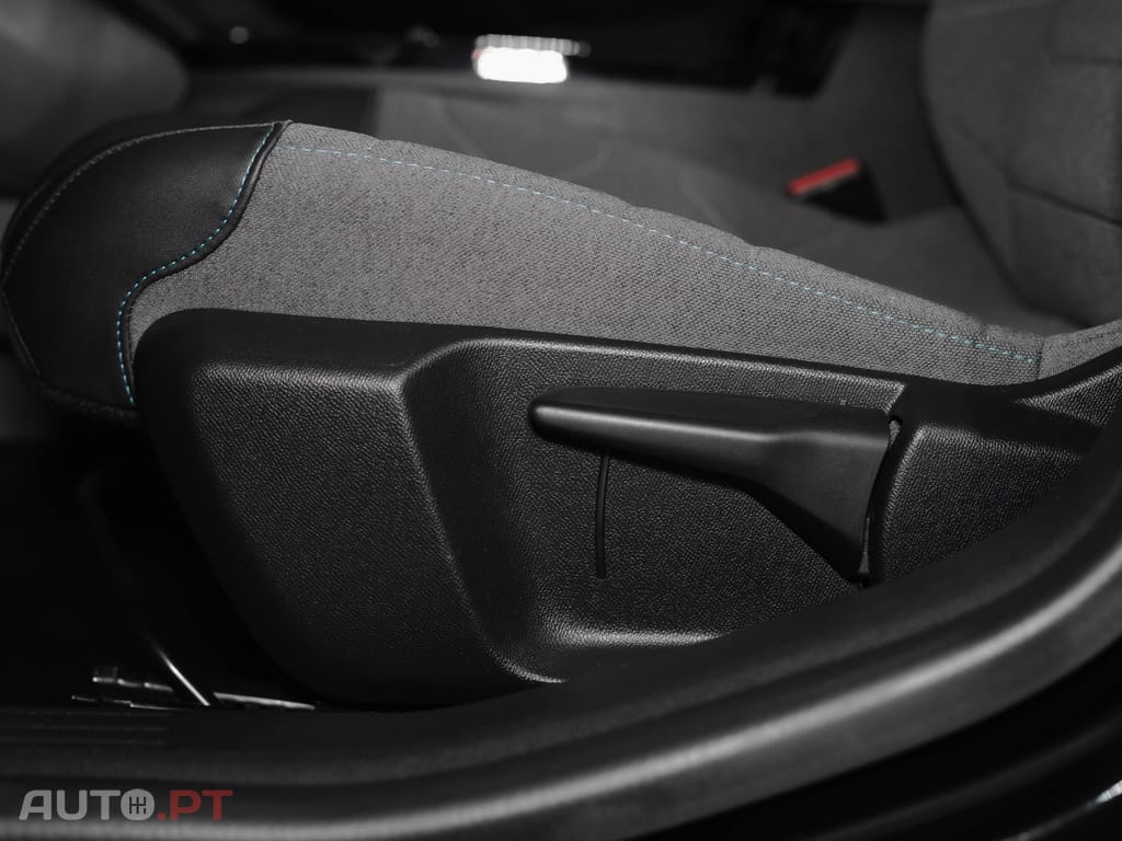 Citroen C4 X 1.2 PureTech Plus EAT8