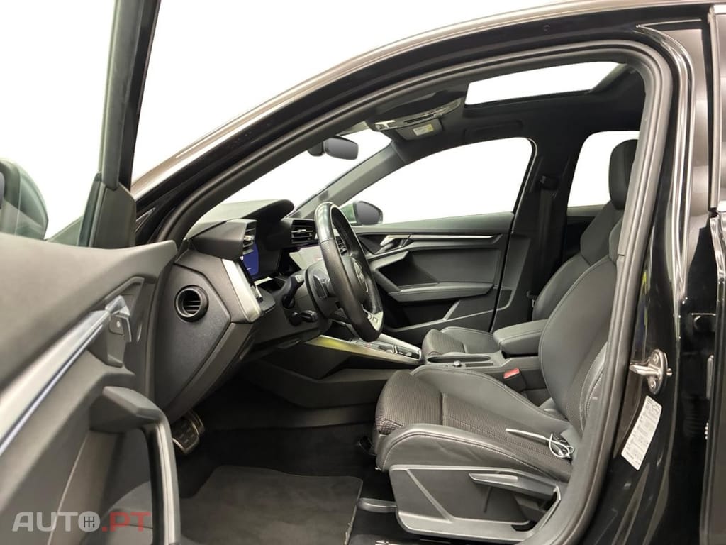 Audi S3 TFSI S tronic Quattro