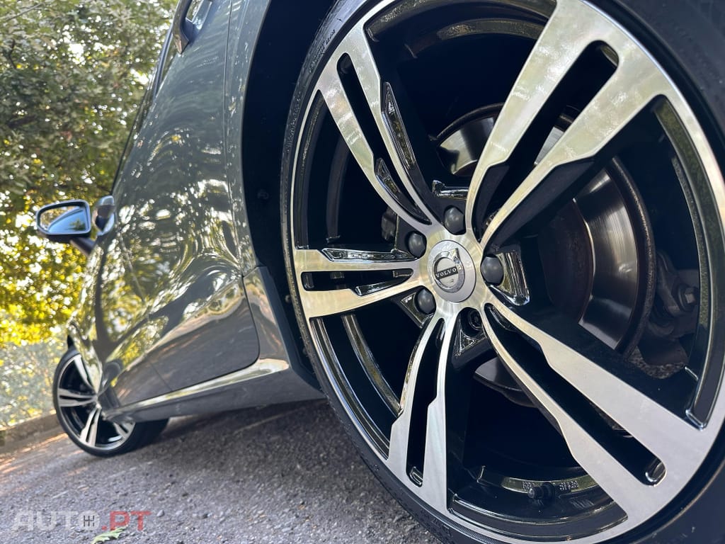 Volvo V60 2.0 D3 R-Design Geartronic