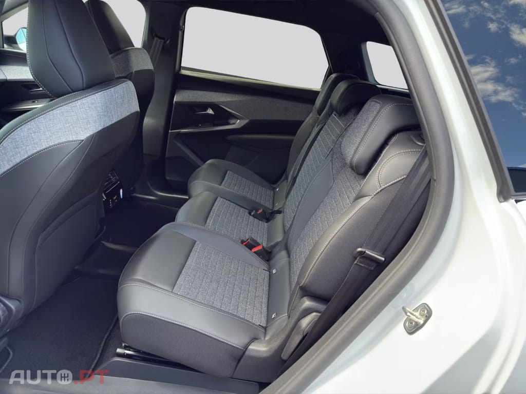 Peugeot E-5008 I.V.A DEDUTIVEL Allure