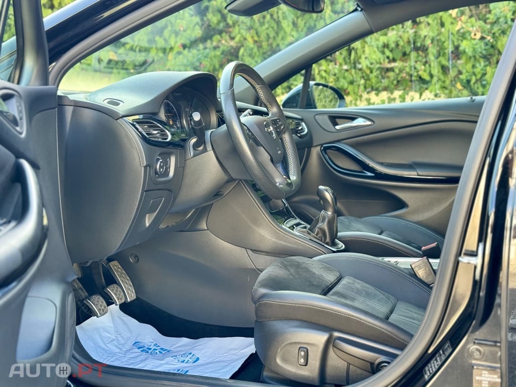 Opel Astra Ultimate