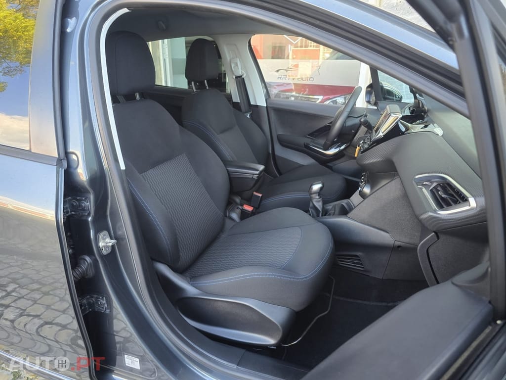 Peugeot 208 1.2 PureTech Style