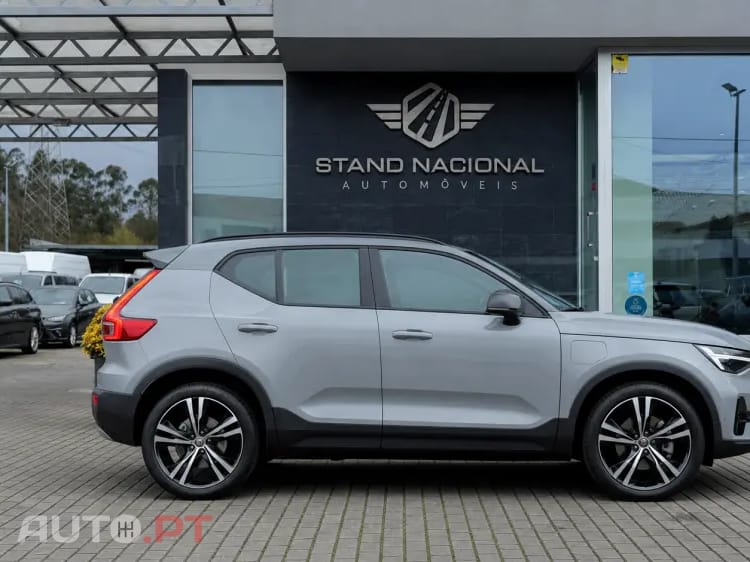 Volvo XC40 1.5 T2 Plus Dark Auto