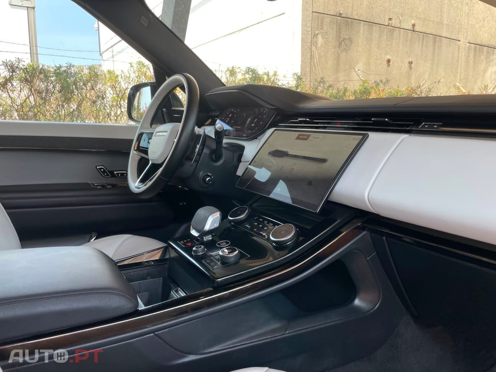 Land Rover Range Rover Sport P440e Dynamic SE