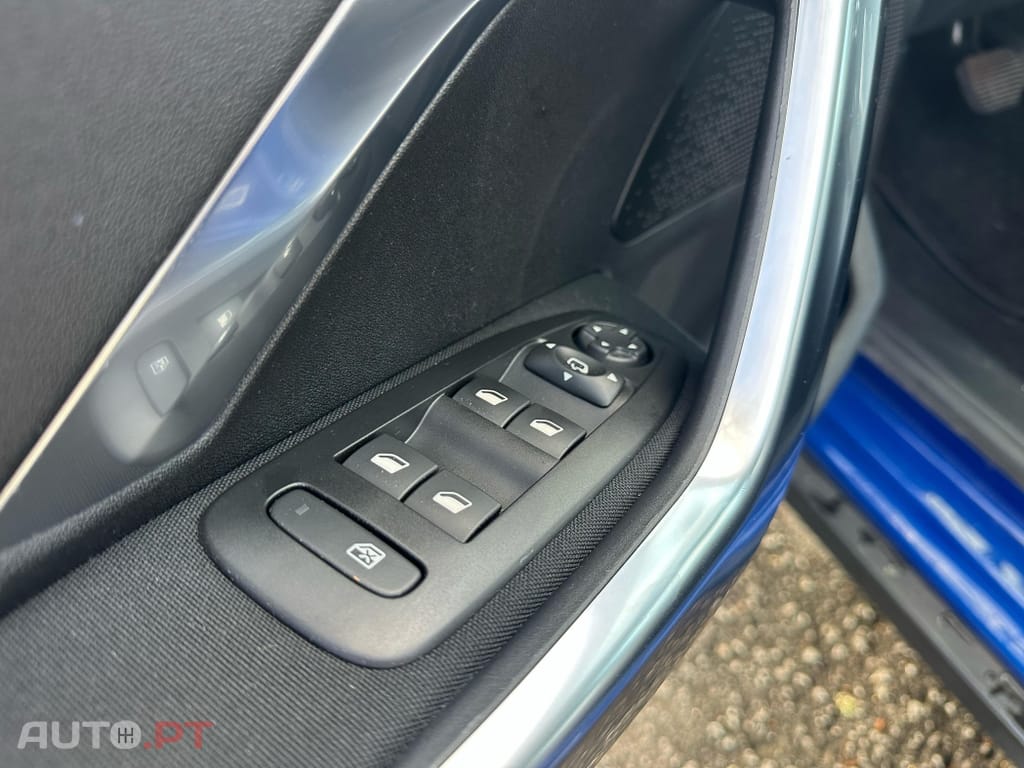 Peugeot 2008 1.5 BlueHDi Allure EAT6