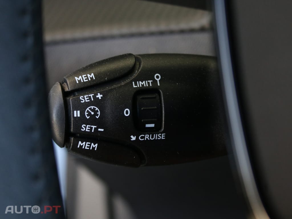 Peugeot 2008 PureTech 100 Allure