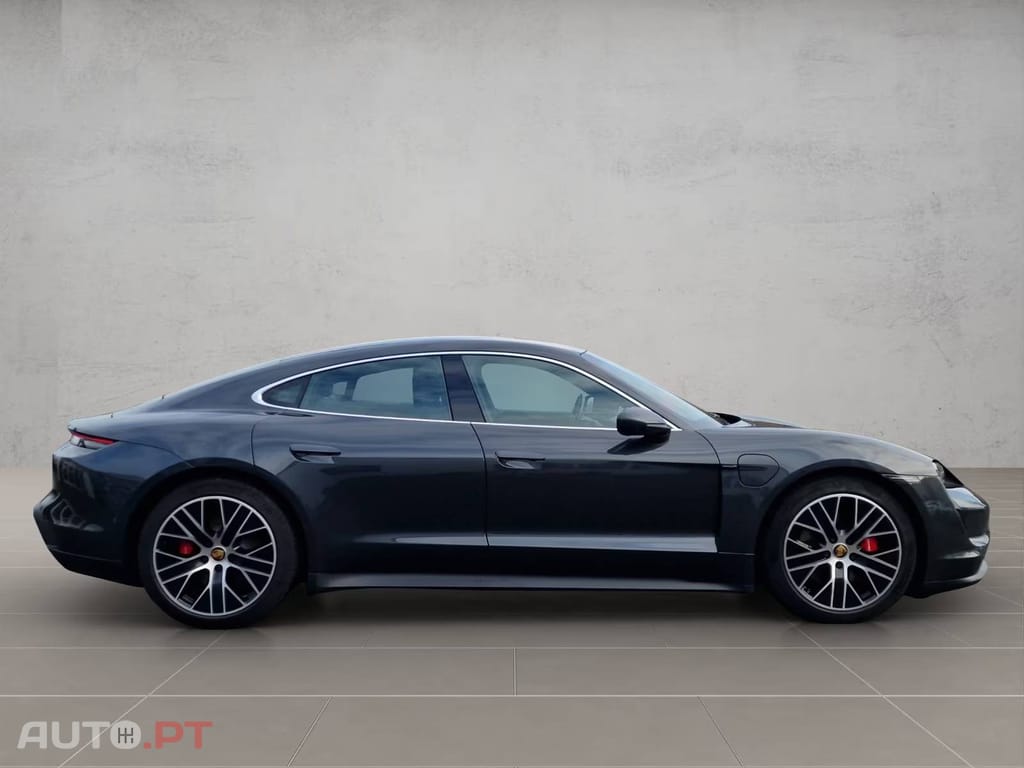 Porsche Taycan 4S