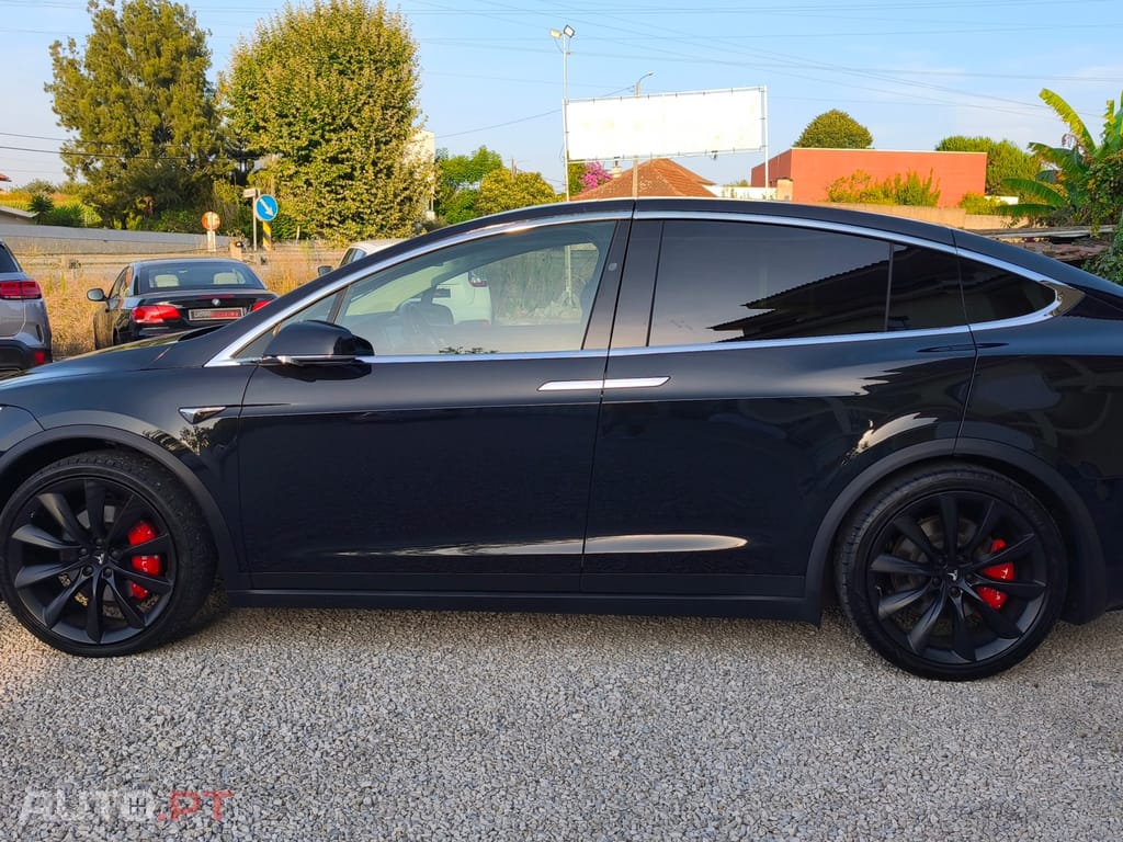 Tesla Model X 100D
