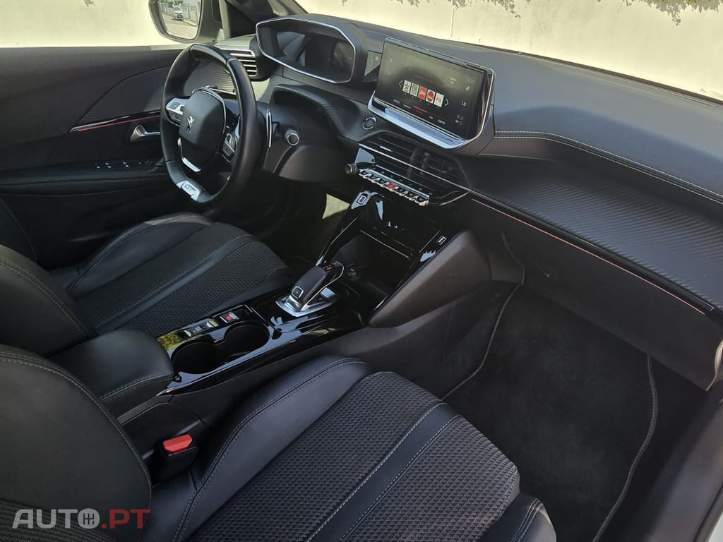 Peugeot 208 1.2 GT