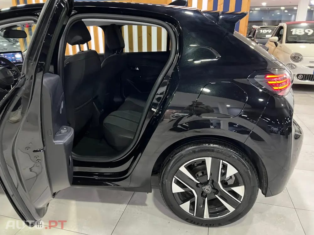 Peugeot 208 1.2 Hybrid Allure e-DCS6