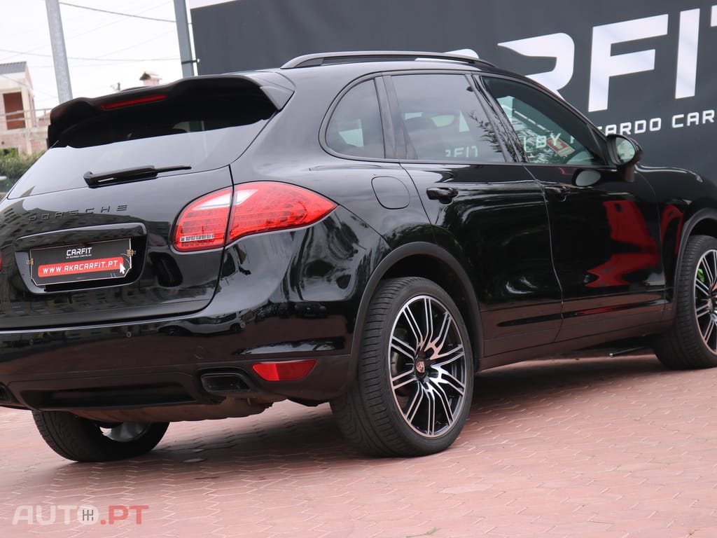 Porsche Cayenne Platinum Edition — fotografia 12