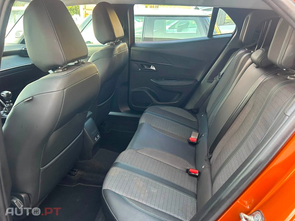 Peugeot 2008 1.5BlueHDI Allure Pack