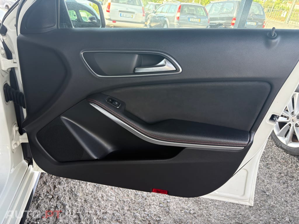 Mercedes-Benz A 180 d AMG Line