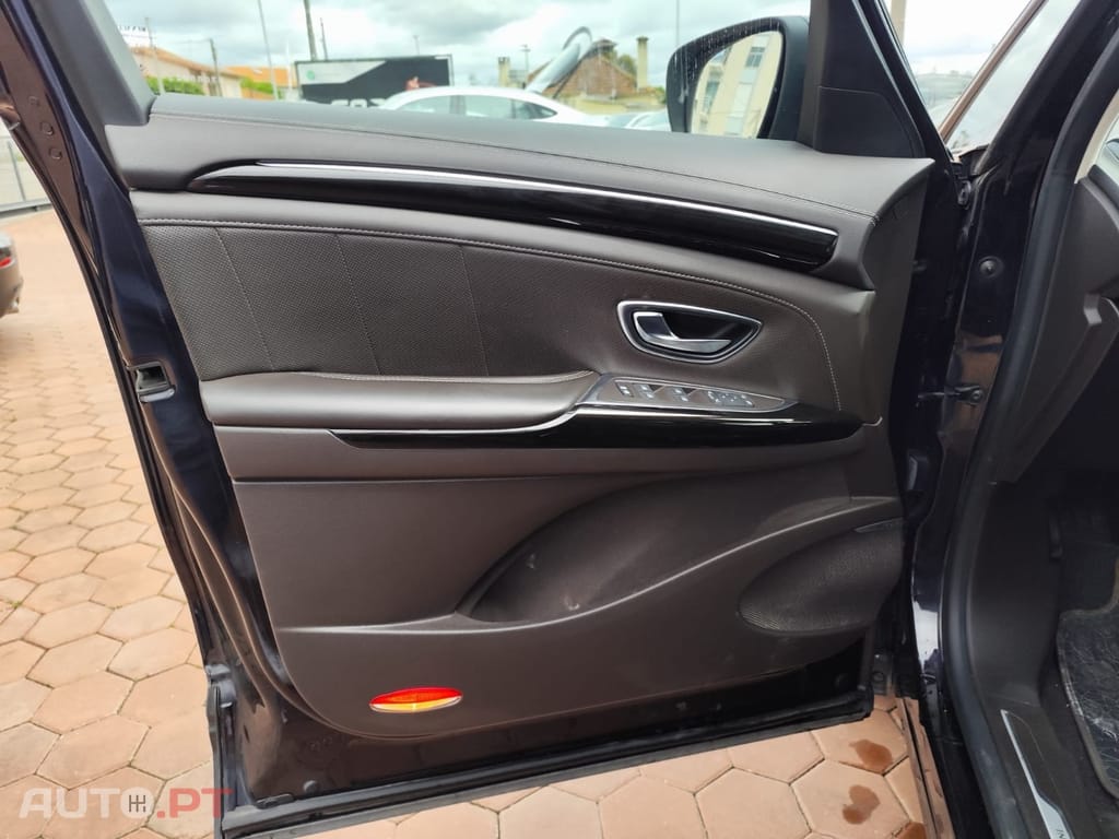 Renault Espace 1.6 dCi Initiale Paris EDC