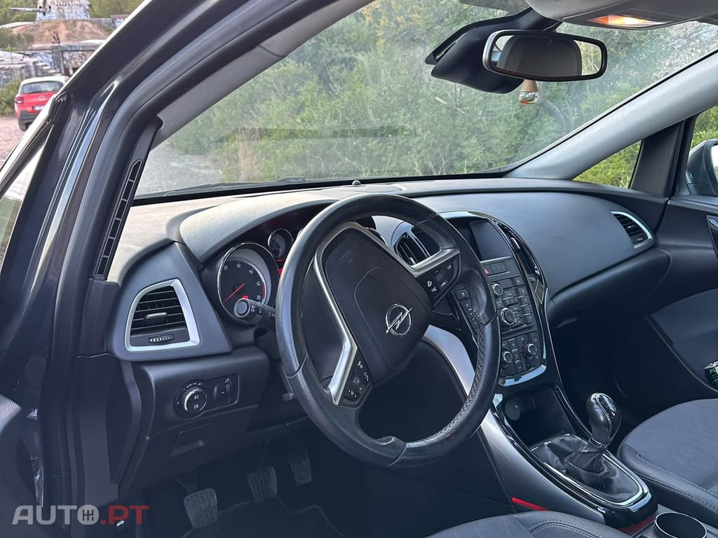Opel Astra J