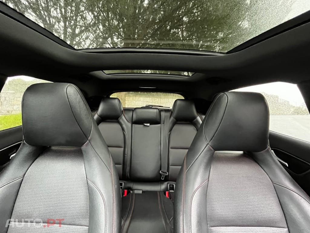 Mercedes-Benz GLA 220 Automático