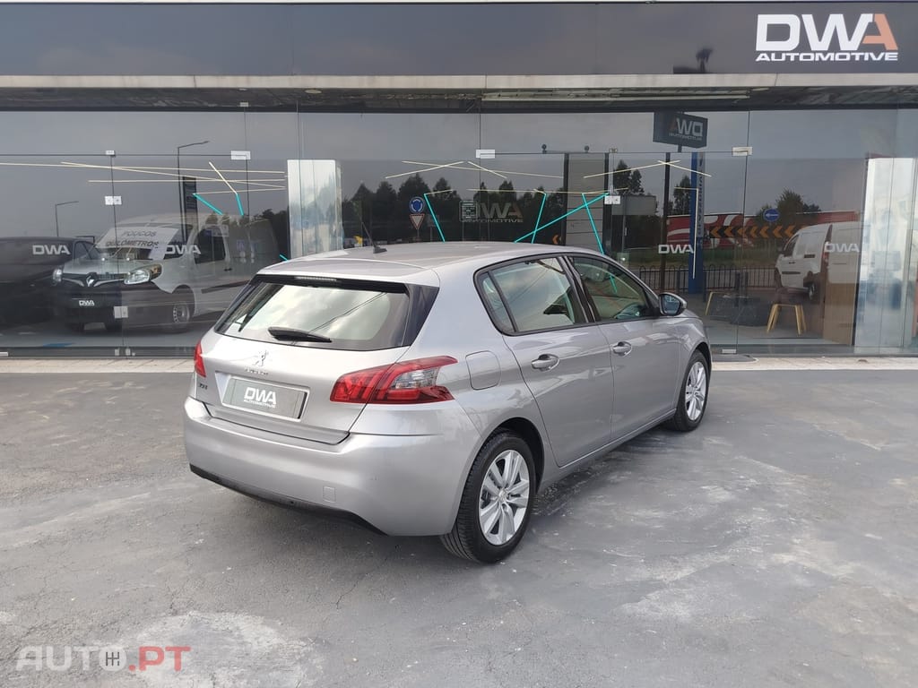 Peugeot 308 1.2 PureTech Business Line