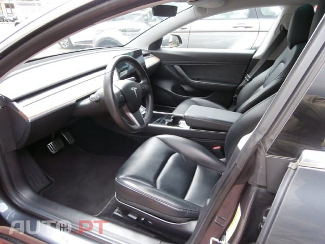 Tesla Model 3 Standard Range Plus RWD
