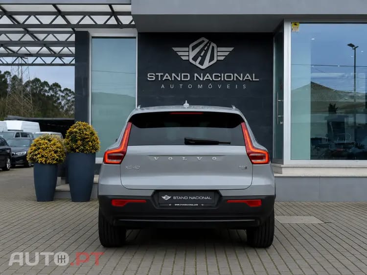 Volvo XC40 1.5 T2 Plus Dark Auto