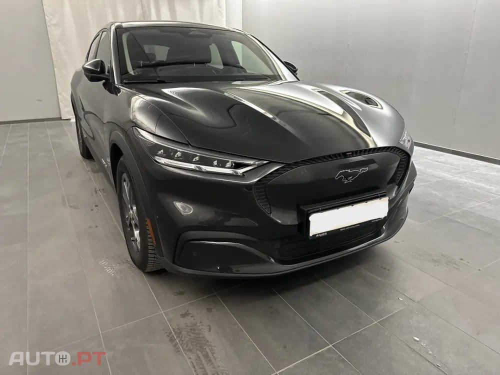 Ford Mustang Mach-E AWD PREMIUM