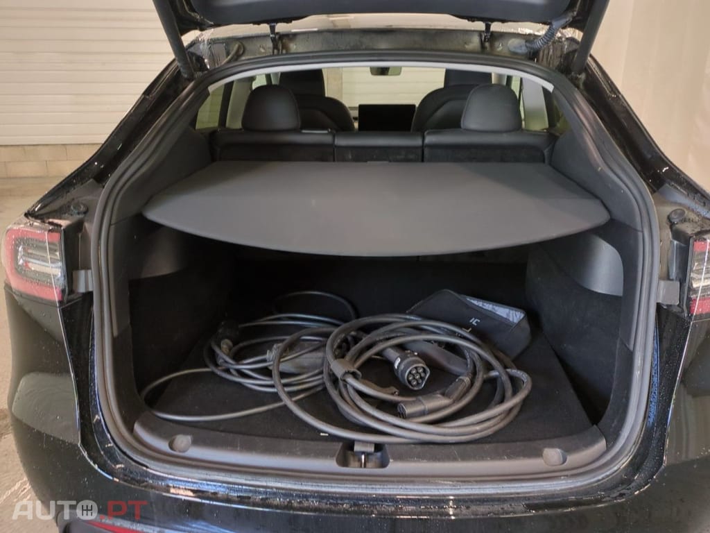 Tesla Model Y Standard RWD