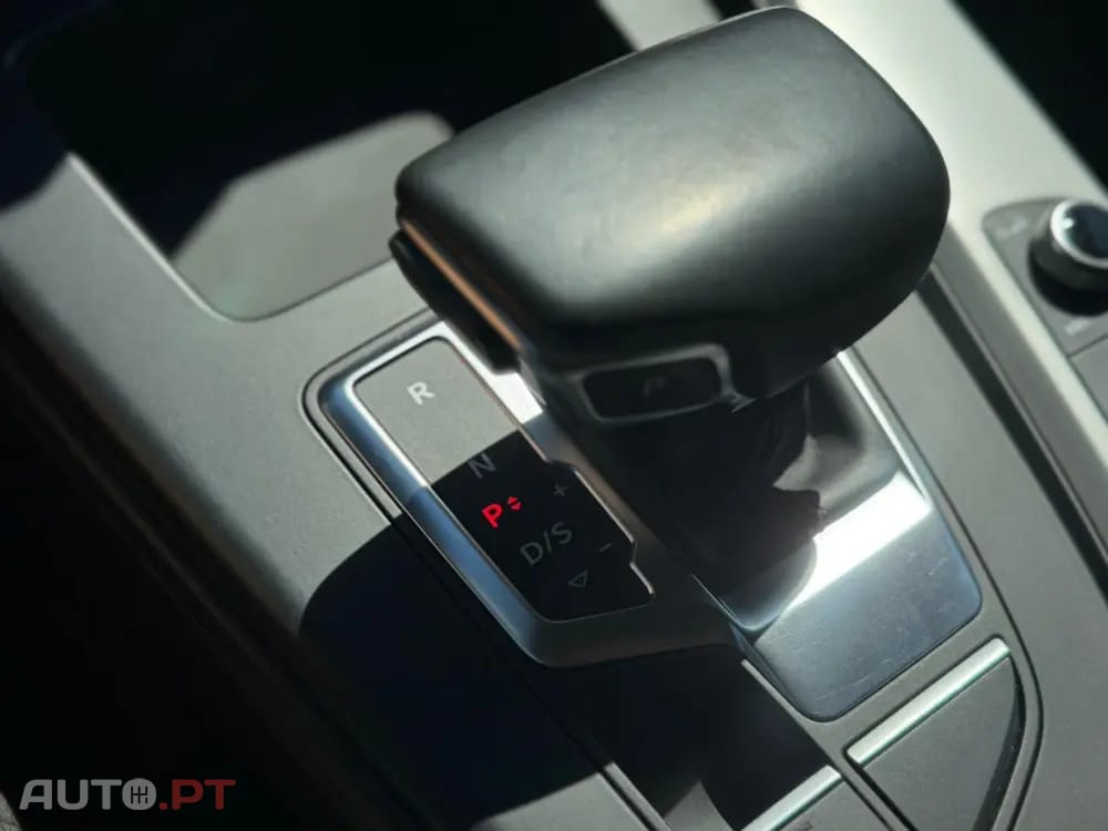 Audi A4 2.0 TDI multitronic Business Line